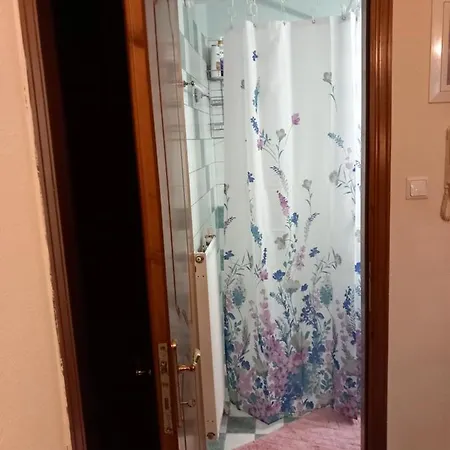 Poly's Cozy Apartment