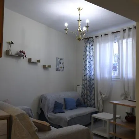 Poly's Cozy Apartment